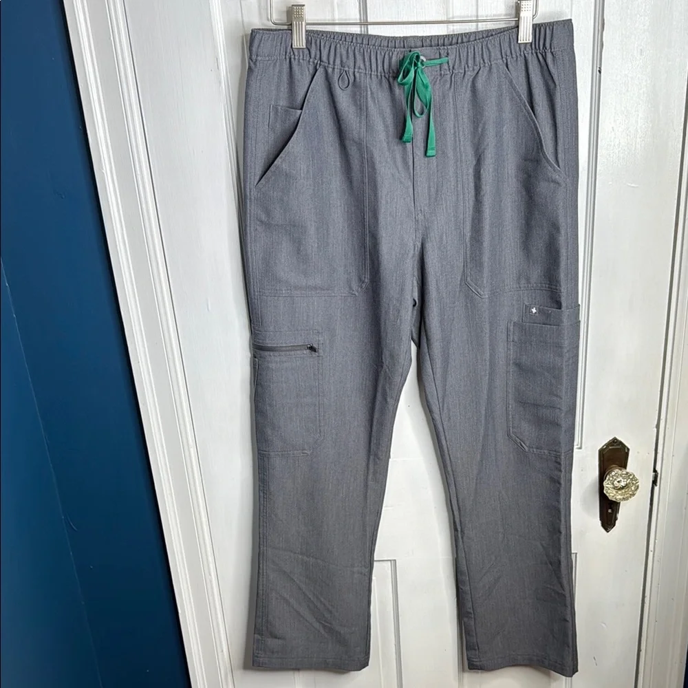 Figs Men’s Cairo Graphite Gray Cargo Scrub Pants M-293 Sz Medium Short